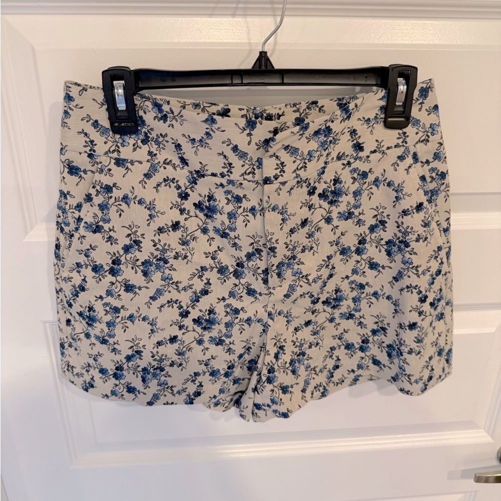 Alice + Olivia Blue Floral Cream Shorts